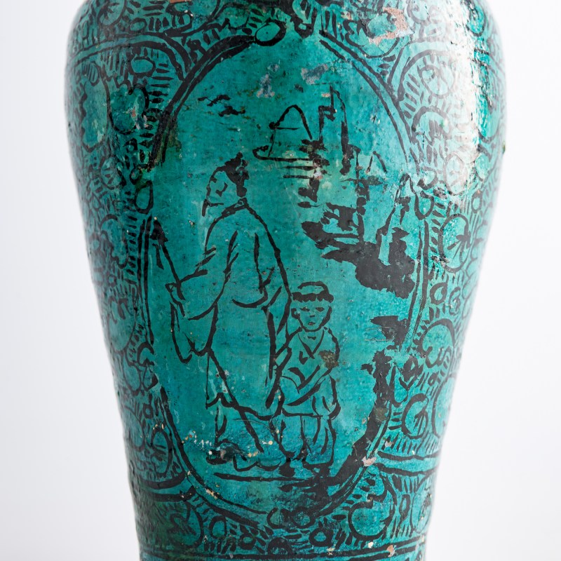 元代/明代 磁州窑孔雀綠釉黑彩纏枝牡丹紋梅瓶（附盒） | A Chinese Cizhou peacock-green-glazed meiping vase, Yuan/Ming dynasty - 图9