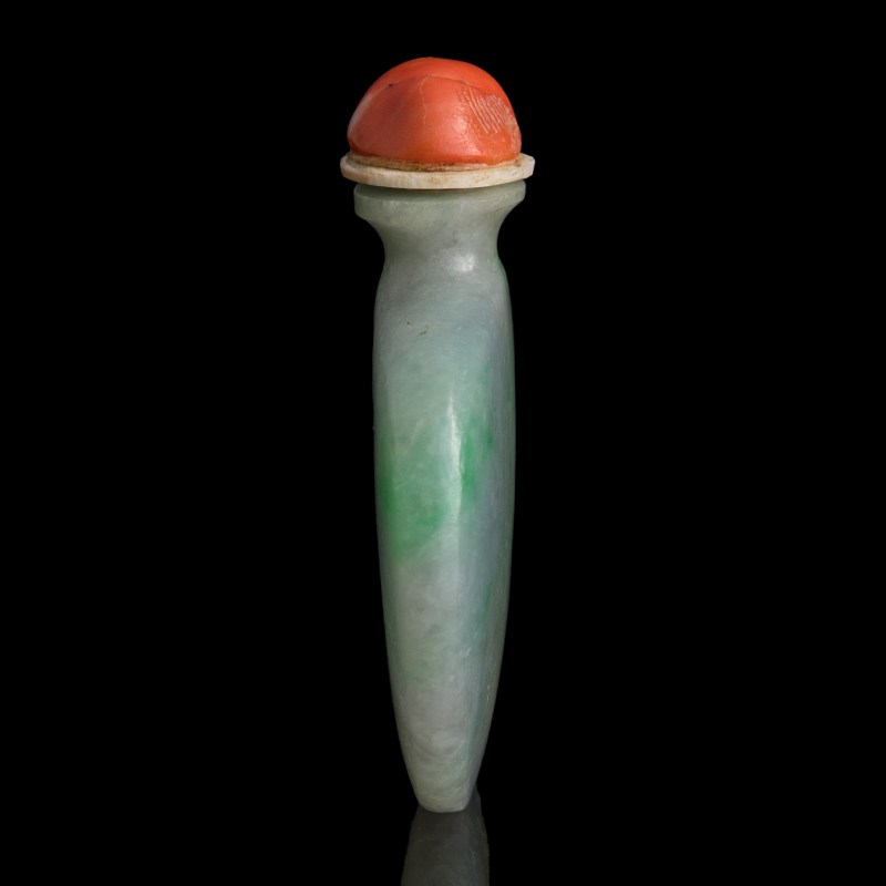 清代 翡翠鼻烟壺 | A Chinese jadeite snuff bottle, Qing dynasty - 图4