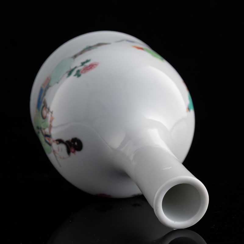 清雍正 粉彩仕女搖鈴尊 | A Chinese famille rose bell-shaped zun, Yongzheng period, Qing dynasty - 图6