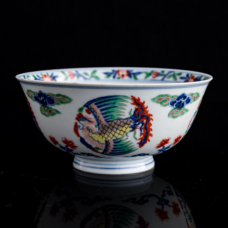 清康熙 瑞麓山房款青花五彩團鳳紋碗一對（附原配木盒） | A pair of Chinese blue and wucai 'phoenix' bowls, Kangxi period, Qing dynasty - 图9