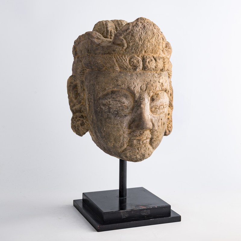 唐代 石雕菩薩頭像（附座） | A Chinese stone Bodhisattva head, Tang dynasty