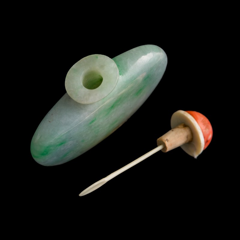 清代 翡翠鼻烟壺 | A Chinese jadeite snuff bottle, Qing dynasty - 图6