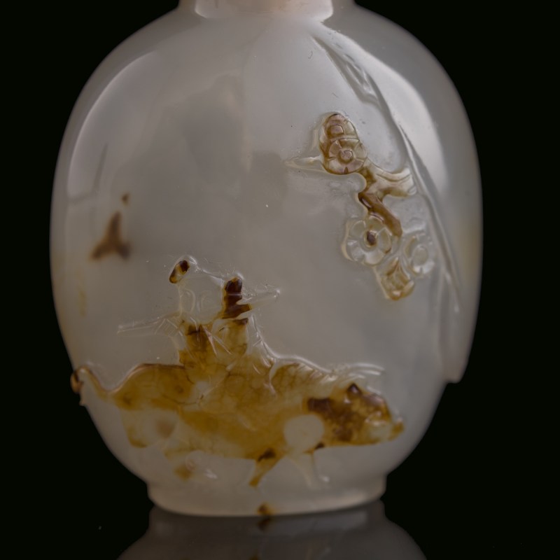 十八世紀晚 瑪瑙巧雕牧牛圖鼻烟壺 | A Chinese carved agate 'ox-herding' snuff bottle, late 18th century - 图5