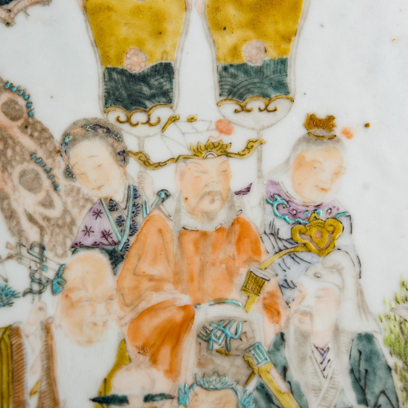 十九世紀晚 淺絳彩群仙祝壽圓板 | A Chinese Qianjiang-enameled porcelain plaque, late 19th century - 图4
