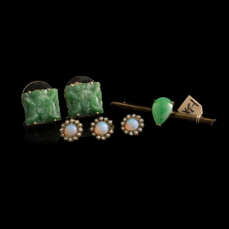 清代/民國 翡翠及歐珀耳環胸針六件 | Six Chinese jadeite and opal earrings and brooches, Qing/Republic period - 图1