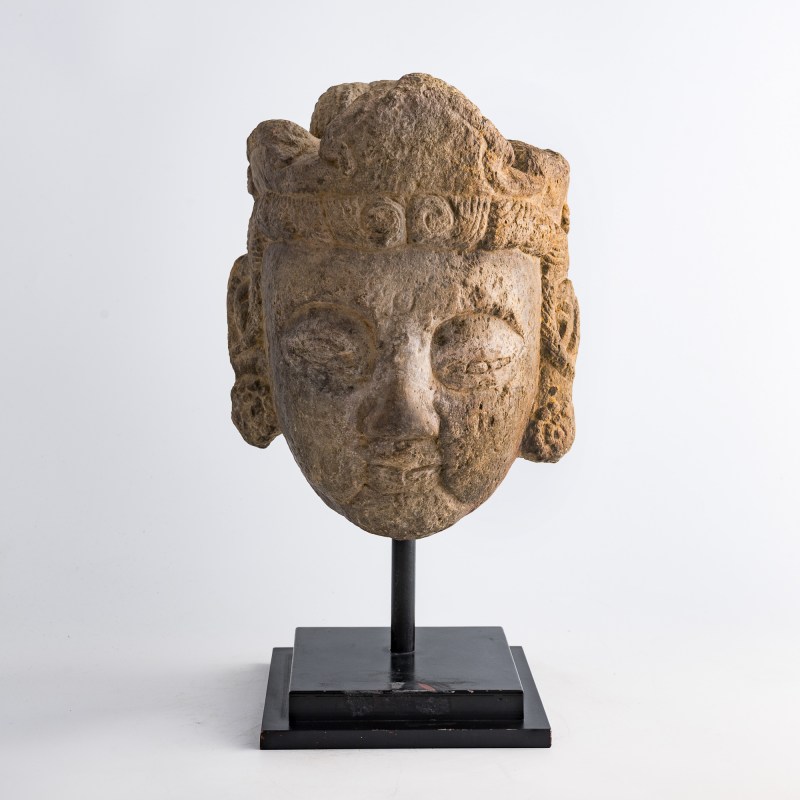 唐代 石雕菩薩頭像（附座） | A Chinese stone Bodhisattva head, Tang dynasty - 图2