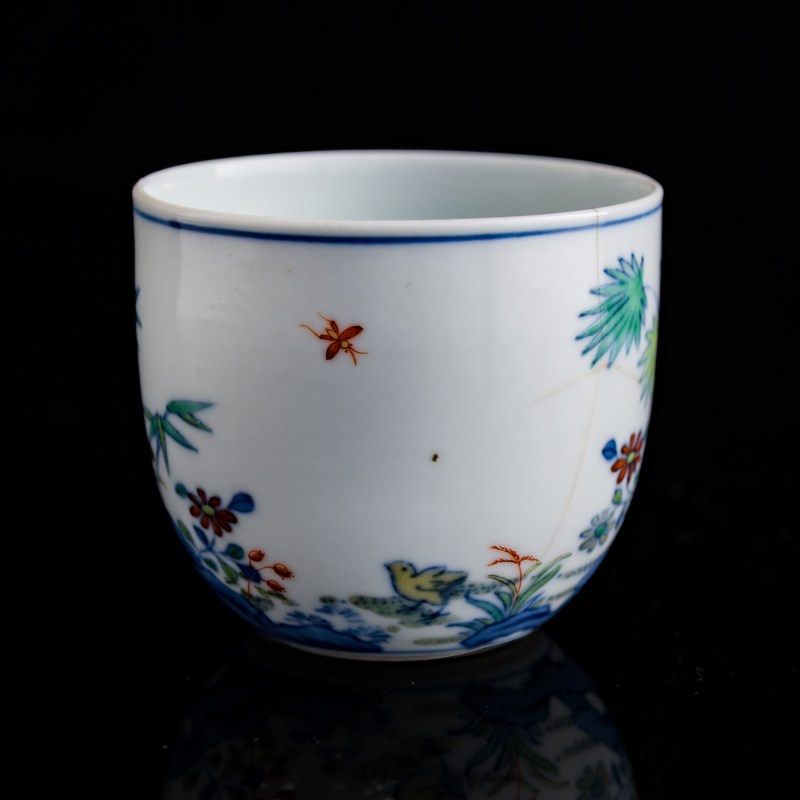 十八世紀 鬥彩鶏缸杯 | A Chinese doucai 'chicken' cup, 18th century - 图4