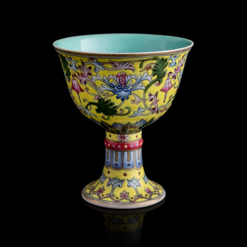 民國 黃地洋彩高足杯 | A Chinese yellow-ground yangcai stem cup, Republic period - 图1