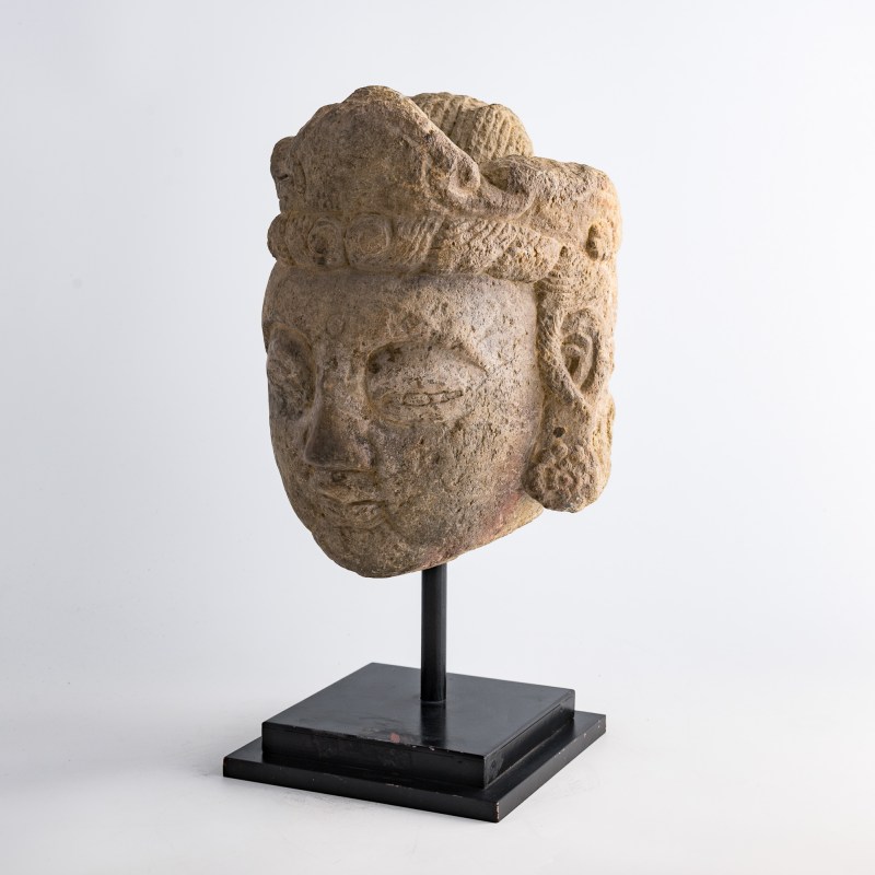 唐代 石雕菩薩頭像（附座） | A Chinese stone Bodhisattva head, Tang dynasty - 图3