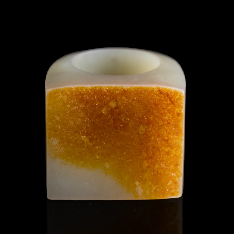 十八/十九世紀 白玉留皮扳指 | A Chinese white jade russet-skin archer's ring, 18th/19th century - 图2