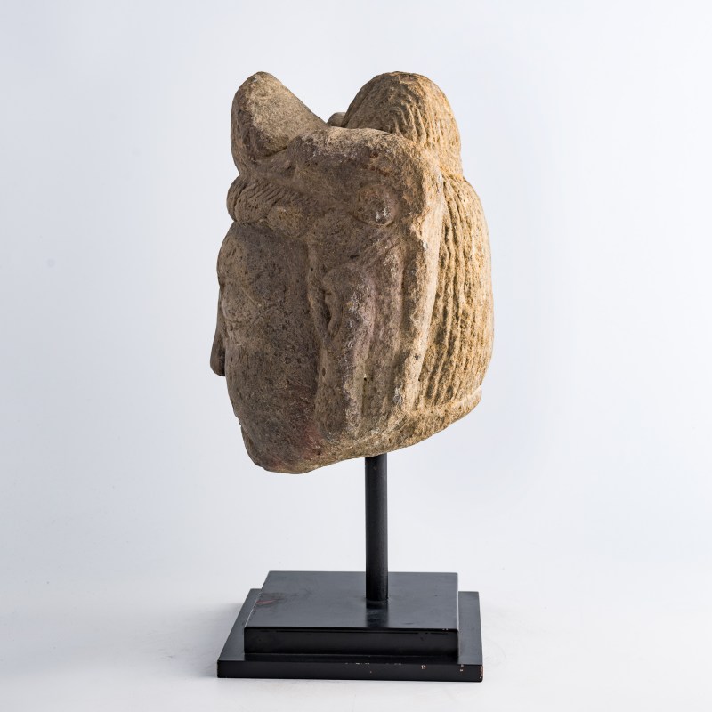 唐代 石雕菩薩頭像（附座） | A Chinese stone Bodhisattva head, Tang dynasty - 图4