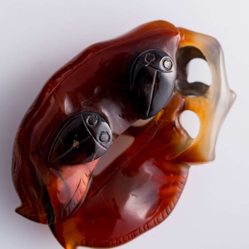 十八世紀 瑪瑙巧雕豆莢形佩 | A Chinese carved agate bean pod-form pendant, 18th century - 图8