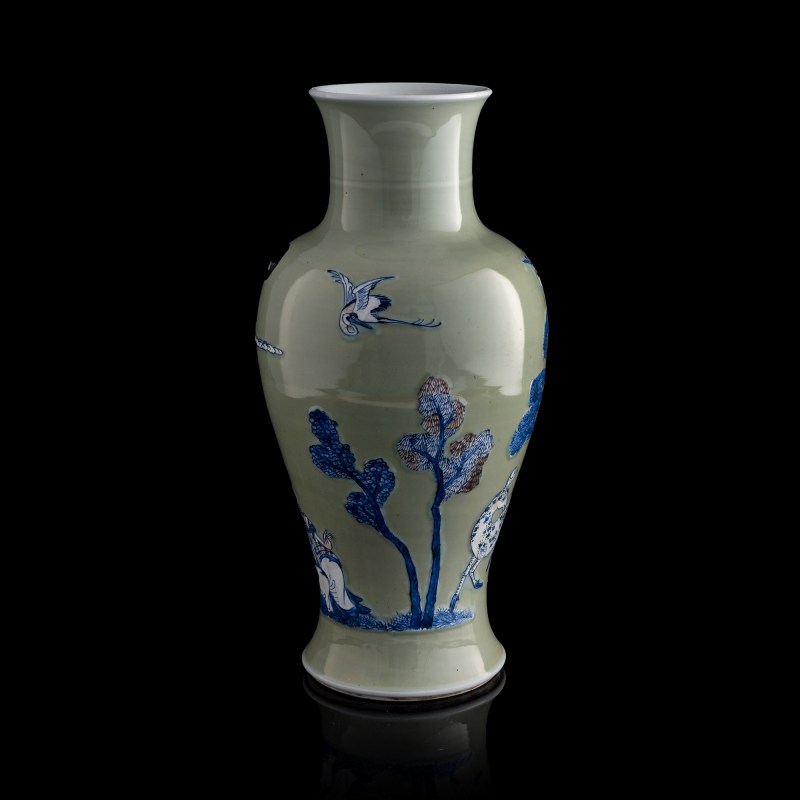 清康熙 秞下三彩松鶴人物觀音瓶 | A Chinese underglaze sancai 'pine and crane' Guanyin vase, Kangxi period, Qing dynasty - 图3
