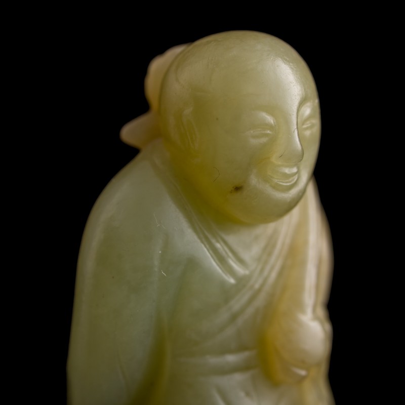 明代 黃玉童子 | A Chinese yellow jade carving of boy holding lotus, Ming dynasty - 图7