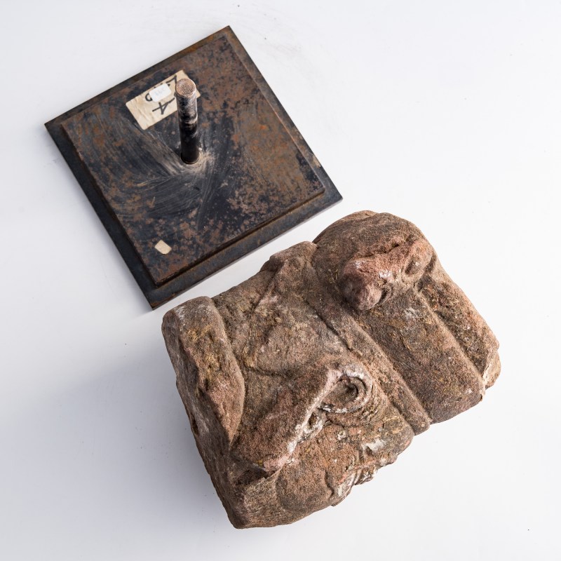 明代或更早 石雕頭像（附座） | A Chinese stone head, Ming dynasty or earlier - 图8