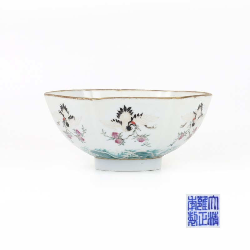 清乾隆 粉彩海鹤纹六方倭角碗 - 图1