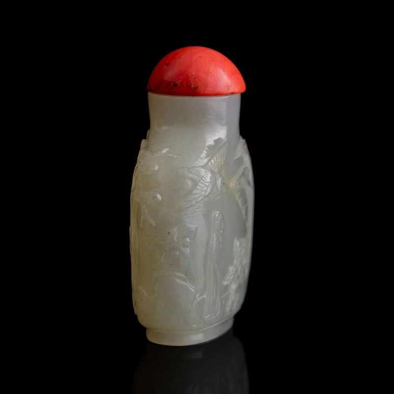 十八/十九世紀 白玉雕人物鼻烟壺 | A Chinese white jade 'figural' snuff bottle, 18th/19th century - 图4