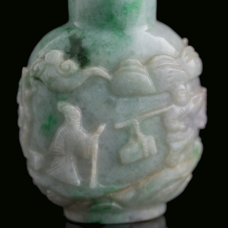 十九世紀 翡翠雕松下高仕鼻烟壺 | A Chinese jadeite 'scholar beneath pine tree' snuff bottle, 19th century - 图5