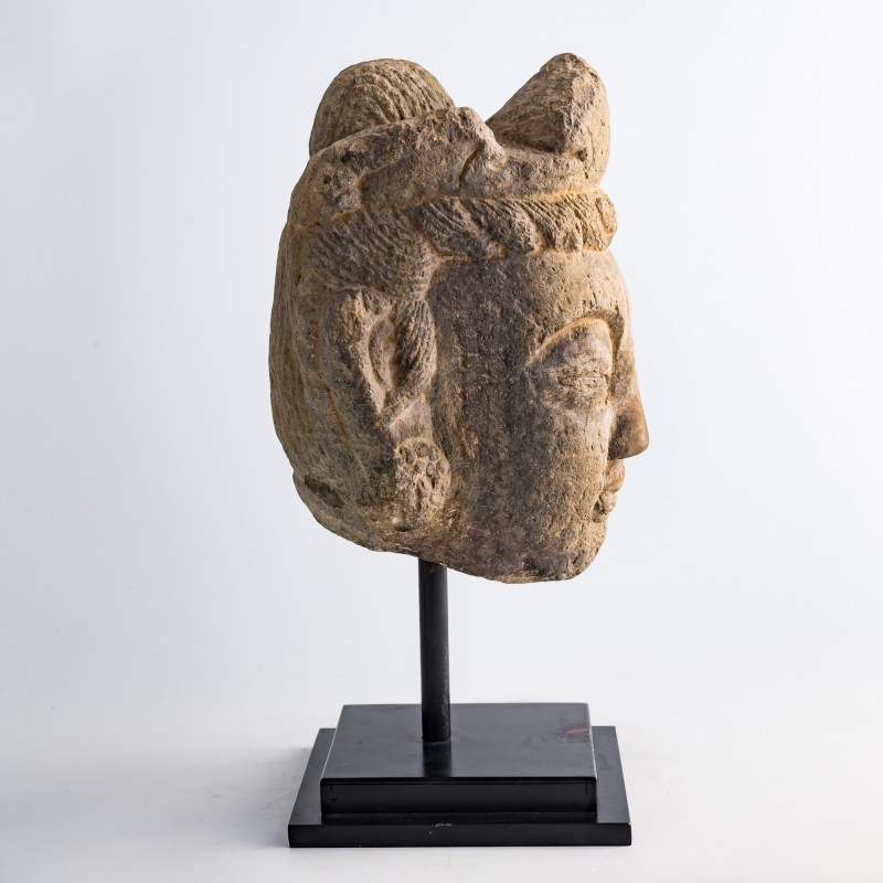 唐代 石雕菩薩頭像（附座） | A Chinese stone Bodhisattva head, Tang dynasty - 图6