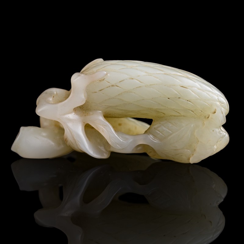 十八世紀 白玉荔枝形鼻烟壺 | A Chinese white jade lychee-form snuff bottle, 18th century - 图5