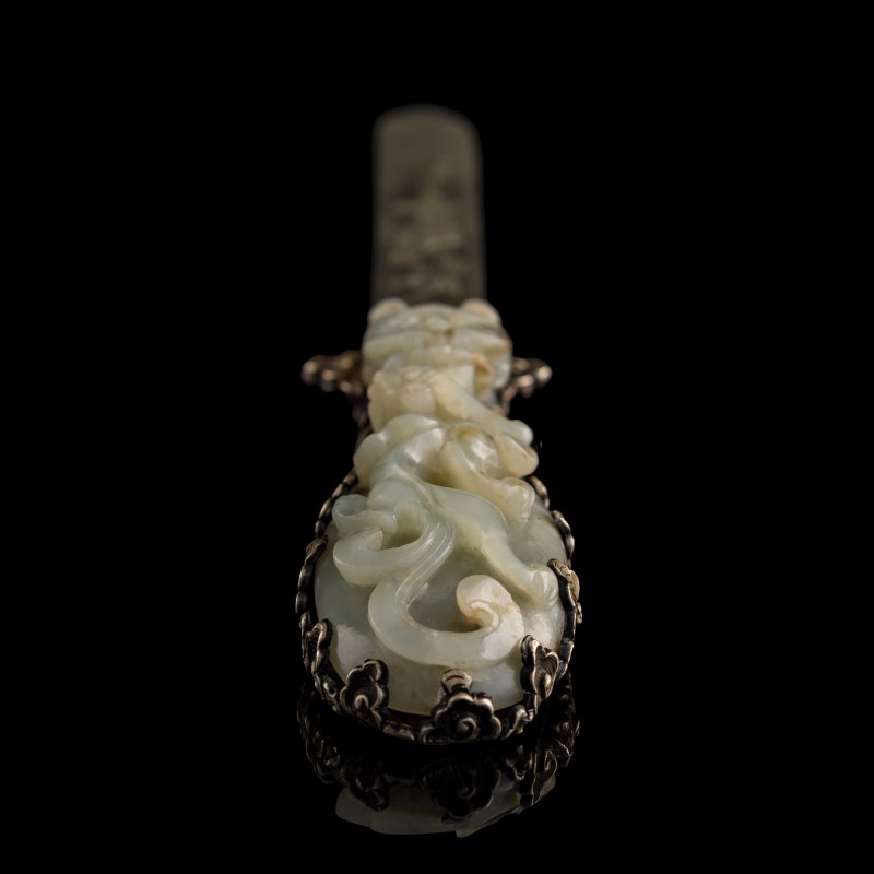 十八世紀 白玉龍勾把銀裁紙刀 | A Chinese silver paper knife with white jade belt-hook handle, 18th century - 图4