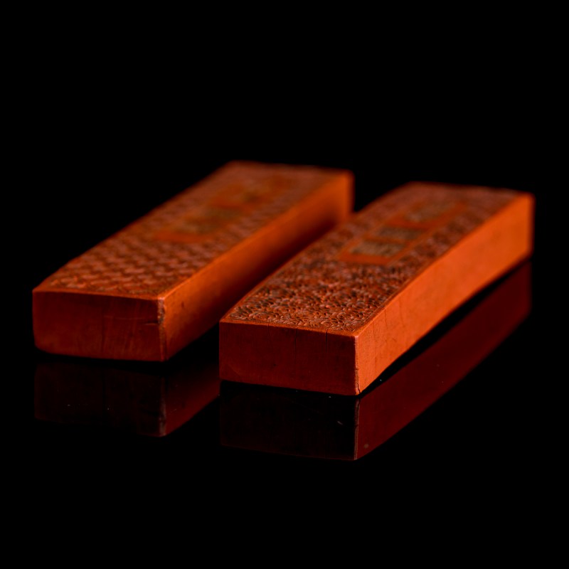 清代 曹素功千秋光朱砂墨二錠 | Two Chinese "Qian Qiu Guang" cinnabar inksticks, Qing dynasty - 图10