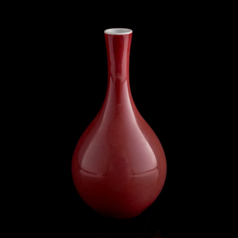 清代 祭紅釉膽瓶 | A Chinese sacrificial-red-glazed danping vase, Qing dynasty - 图2