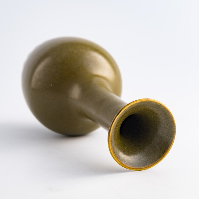 清代 茶葉沫長頸瓶 | A Chinese teadust-glazed bottle vase, Qing dynasty - 图6