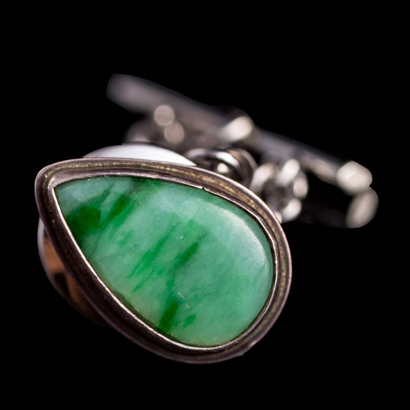 民國 珊瑚、翡翠及紫晶吊墜四件 | Four Chinese coral, jadeite and amethyst pendants, Republic period - 图6
