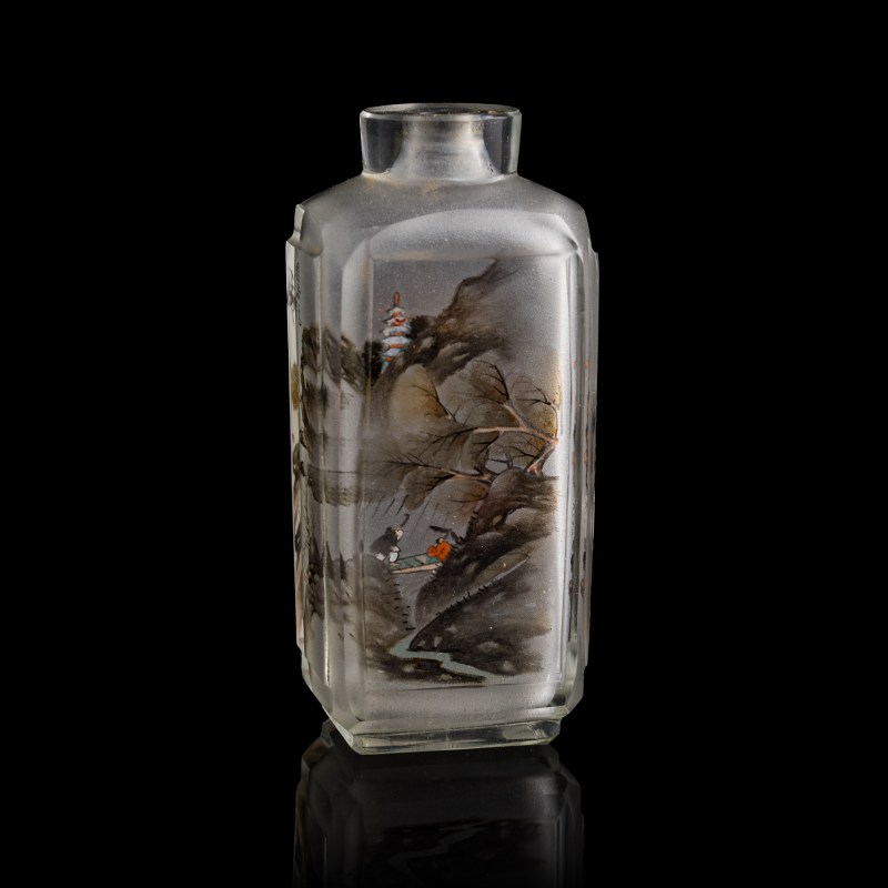 周樂元 內畫山水人物鼻烟壺 | A Chinese inside-painted 'landscape' and 'figural' snuff bottle, signed Zhou Leyuan