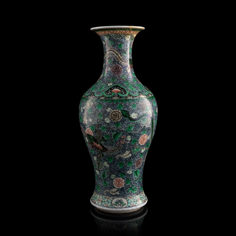 十九世紀 素三彩鳳穿牡丹觀音瓶 | A Chinese susancai 'phoenix and peony' Guanyin vase, 19th century - 图3