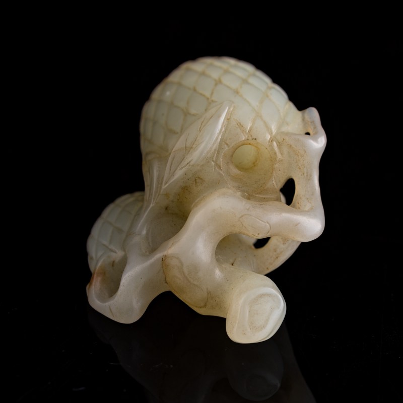 十八世紀 白玉荔枝形鼻烟壺 | A Chinese white jade lychee-form snuff bottle, 18th century - 图6