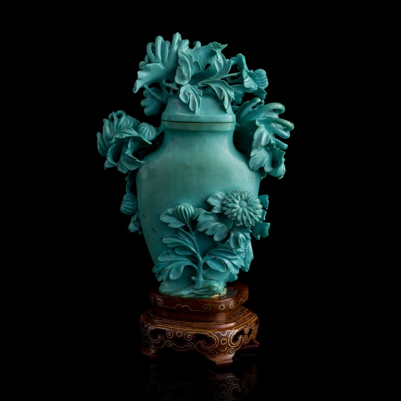 1960-1970年代 綠松石雕花卉蓋瓶（附木座） | A Chinese carved turquoise 'floral' covered vase, 1960s-1970s - 图3