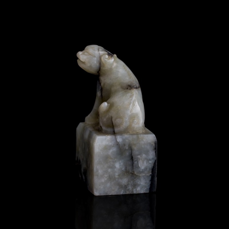 明代 玉雕獸鈕印章 | A Chinese jade seal with beast finial, Ming dynasty - 图3