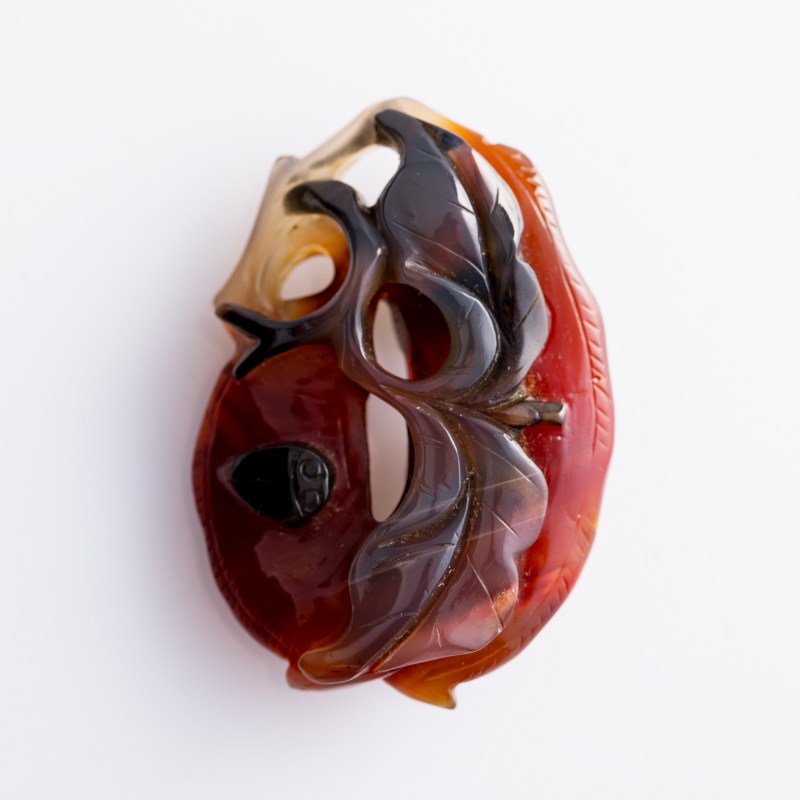 十八世紀 瑪瑙巧雕豆莢形佩 | A Chinese carved agate bean pod-form pendant, 18th century - 图2