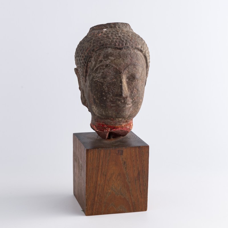 唐代或更早 石雕佛頭（附座） | A Chinese carved stone Buddha head, Tang dynasty or earlier