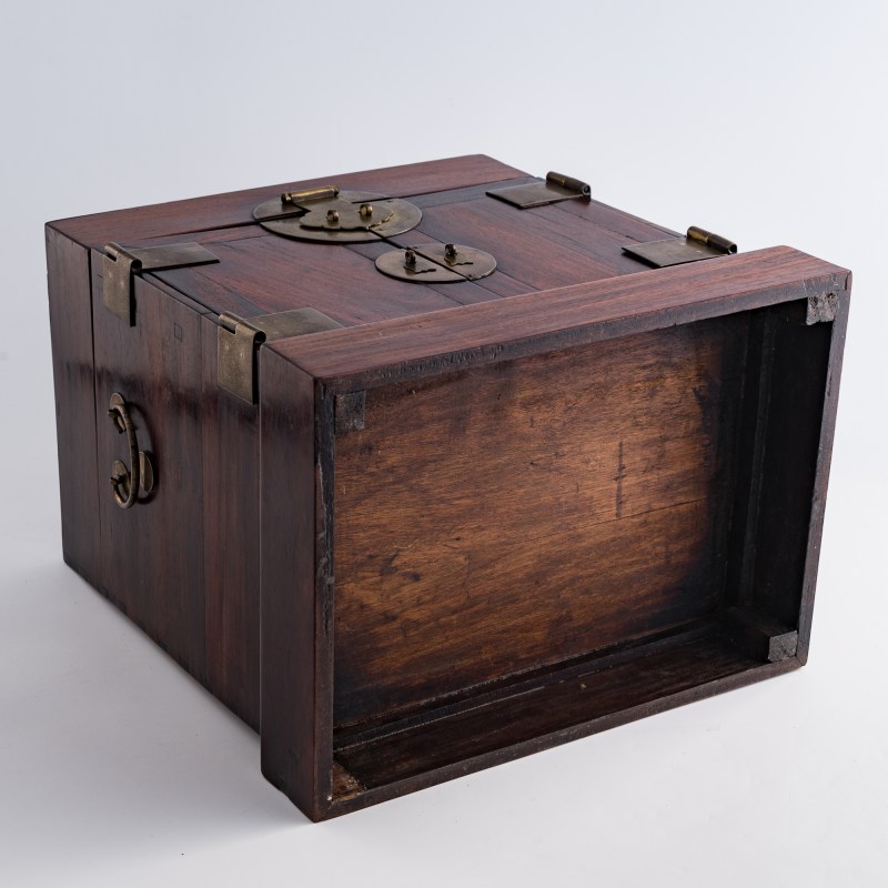十八世紀 黃花梨官皮箱 | A Chinese Huanghuali seal chest (Guanpixiang), 18th century - 图12