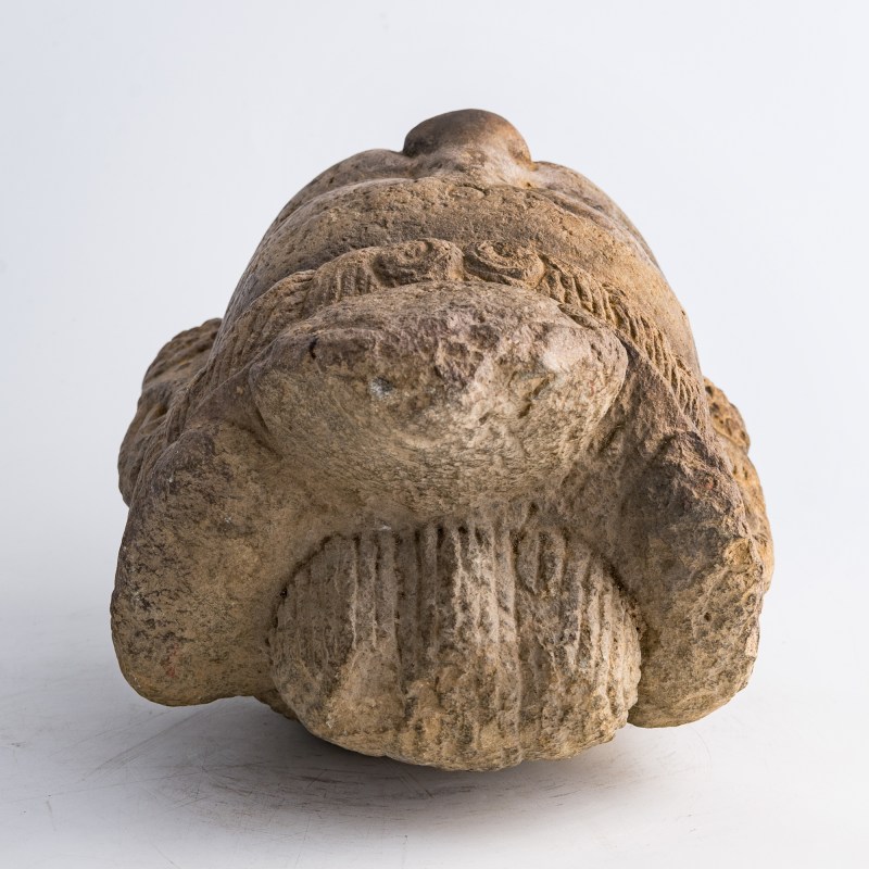 唐代 石雕菩薩頭像（附座） | A Chinese stone Bodhisattva head, Tang dynasty - 图8