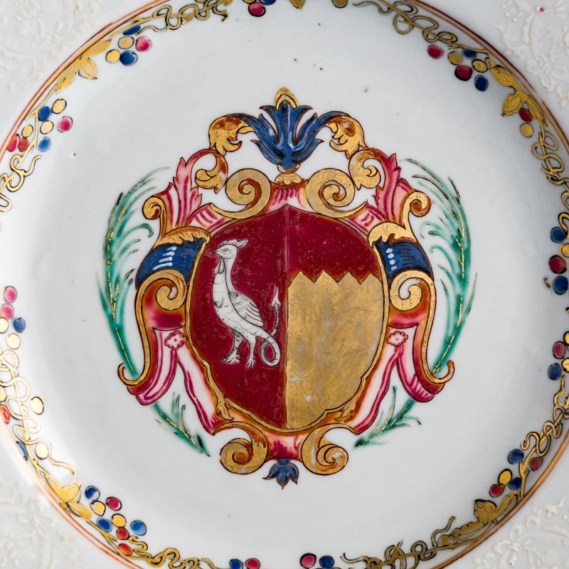 十八世紀 外銷粉彩紋章瓷盤 | A Chinese export famille rose armorial plate, 18th century - 图4
