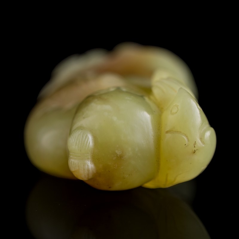 明代 黃玉雕架鷹童子 | A Chinese yellow jade carving of boy holding hawk, Ming dynasty - 图5
