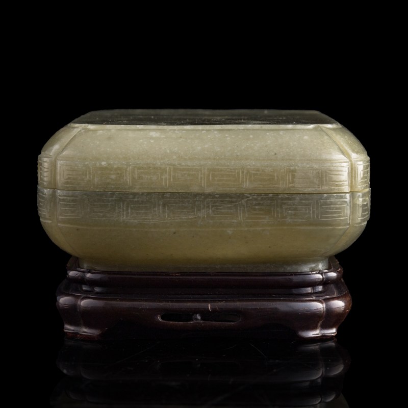 清代 青玉方捧盒（附硬木座及錦盒） | A Chinese celadon jade box, Qing dynasty - 图5