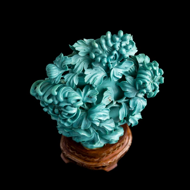 1960-1970年代 綠松石雕花卉蓋瓶（附木座） | A Chinese carved turquoise 'floral' covered vase, 1960s-1970s - 图6