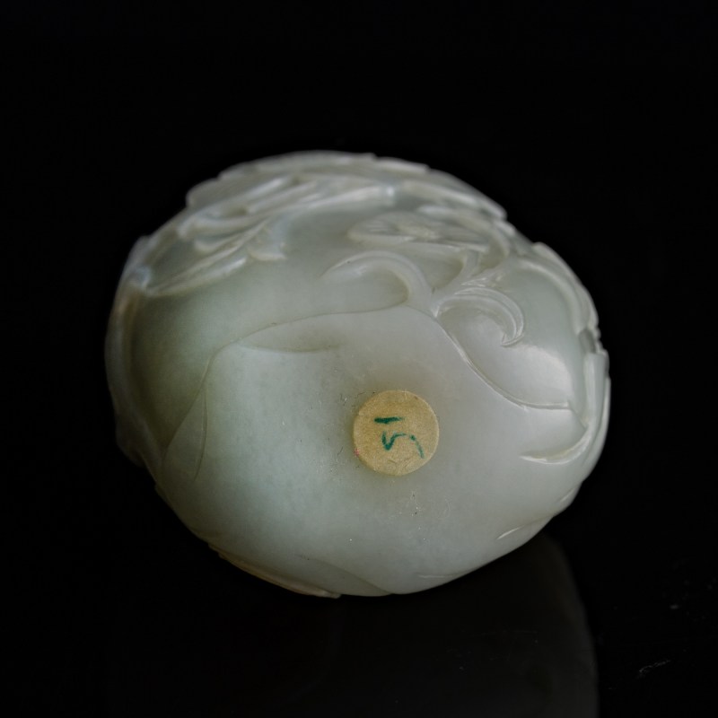 清代 白玉雕花卉瓜形鼻烟壺 | A Chinese white jade melon-form floral snuff bottle, Qing dynasty - 图6