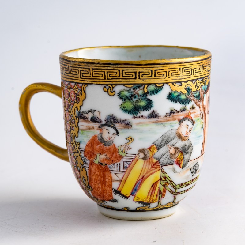 十九世紀早 外銷錦地描金開窗粉彩人物茶具一組 | A set of Chinese export brocade-pattern-ground famille rose tea ware, early 19th century - 图11