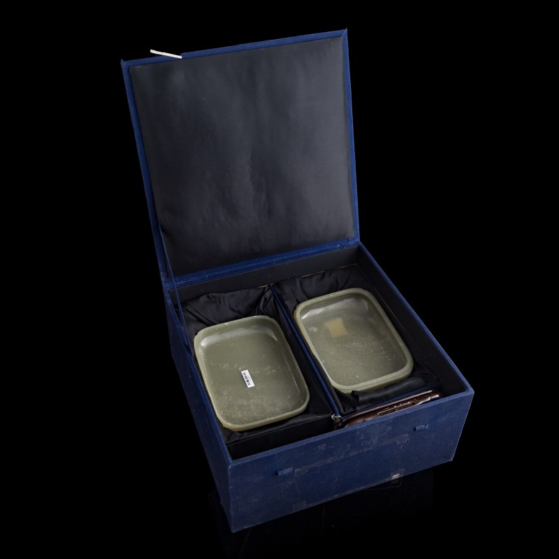 清代 青玉方捧盒（附硬木座及錦盒） | A Chinese celadon jade box, Qing dynasty - 图10