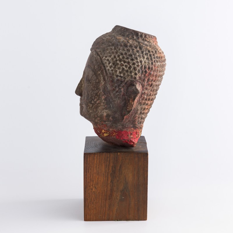 唐代或更早 石雕佛頭（附座） | A Chinese carved stone Buddha head, Tang dynasty or earlier - 图2