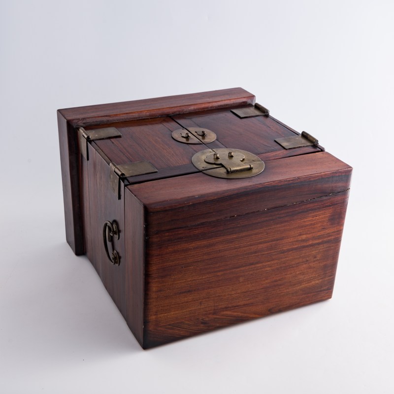 十八世紀 黃花梨官皮箱 | A Chinese Huanghuali seal chest (Guanpixiang), 18th century - 图13