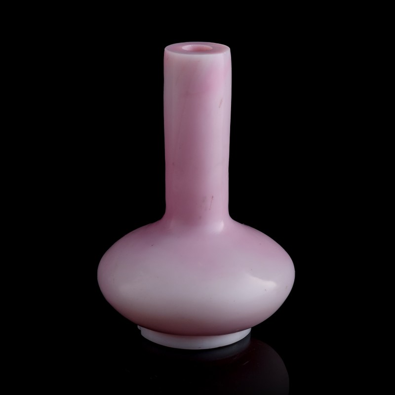 清代 料器荸薺瓶 | A Chinese glass water-chestnut-form vase, Qing dynasty - 图3