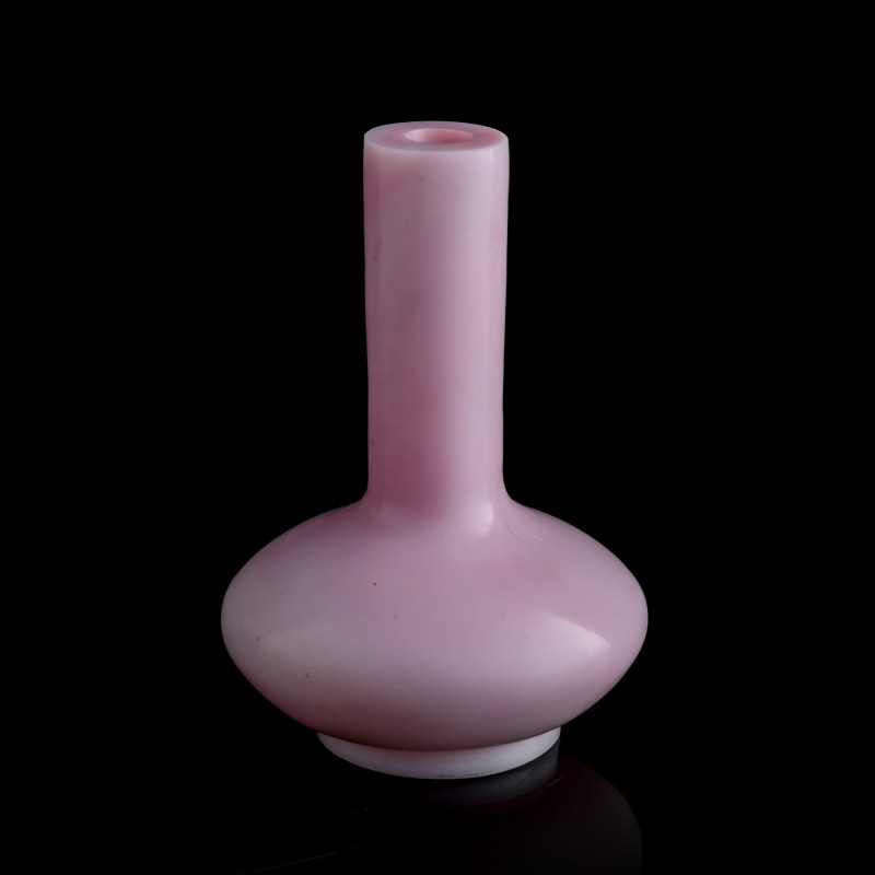 清代 料器荸薺瓶 | A Chinese glass water-chestnut-form vase, Qing dynasty - 图4