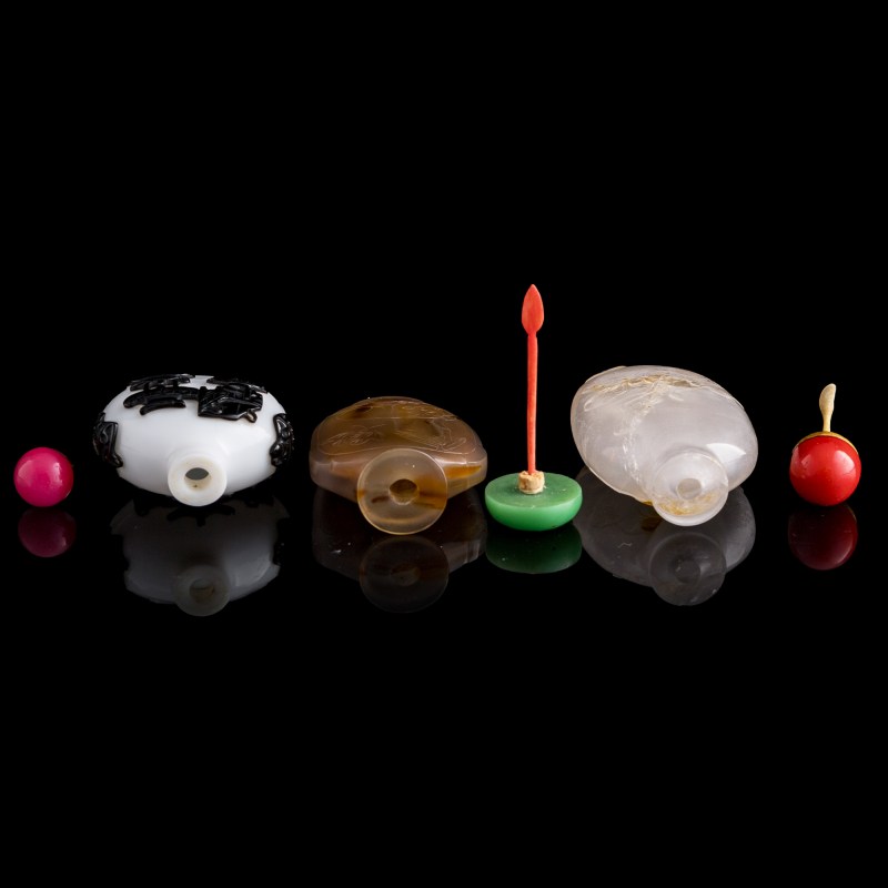 清代 各式鼻烟壺三隻 | Three assorted Chinese snuff bottles, Qing dynasty - 图8